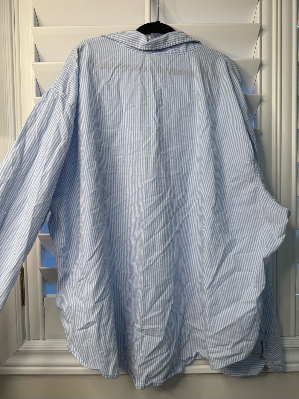H&M Light Blue Pinstripe Button-Up Shirt - Picture 3 of 4